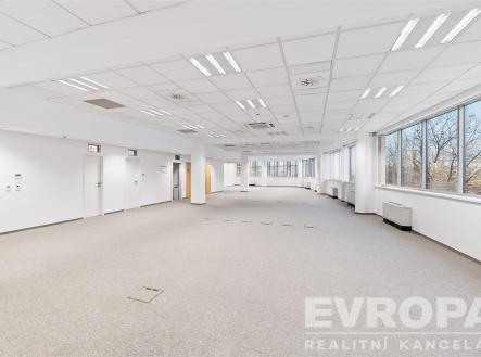 Pronájem kanceláře, 956 m²