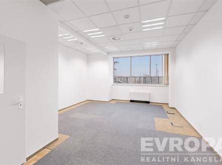 Pronájem kanceláře, 250 m²
