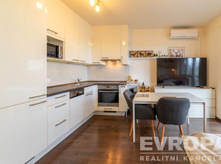 Pronájem bytu, 1+kk, 38 m²
