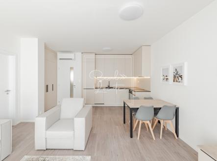 Pronájem bytu, 3+kk, 85 m²