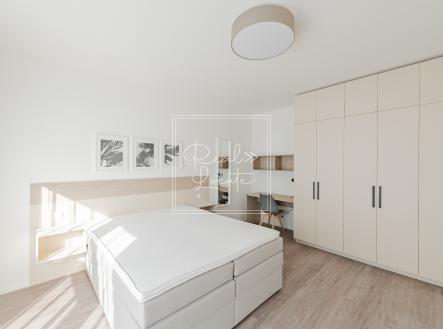 Pronájem bytu, 3+kk, 72 m²