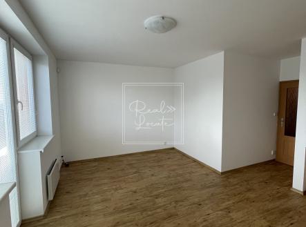 Pronájem bytu, 1+kk, 37 m²