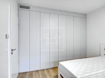 Pronájem bytu, 2+kk, 54 m²