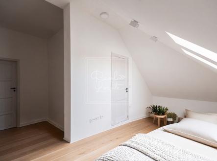 Pronájem bytu, 3+kk, 64 m²