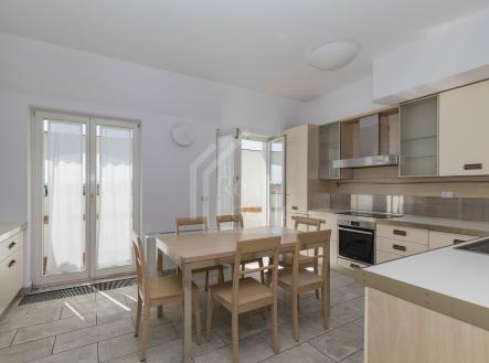 Pronájem bytu, 5+1, 286 m²