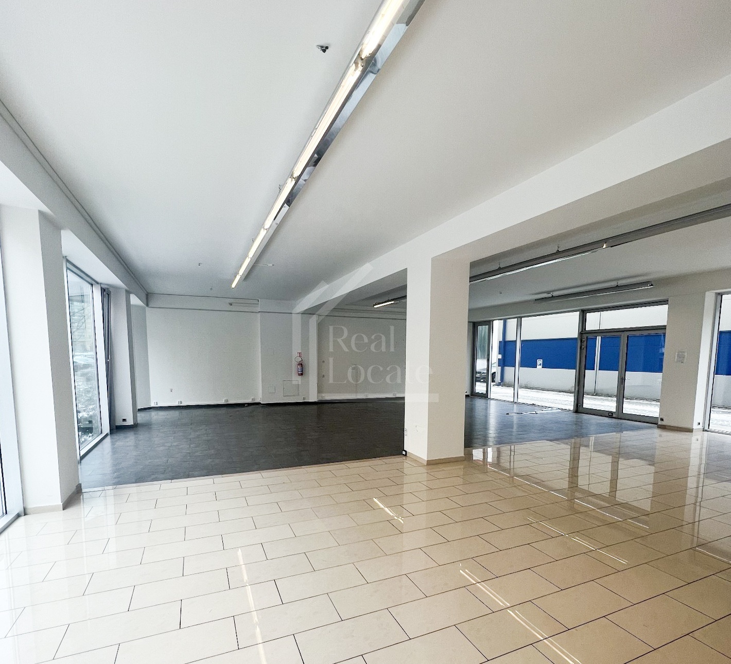 pronajem-obchodni-prostory-200m2-pripotocni-praha-10-vrsovice-img-3326-17303e