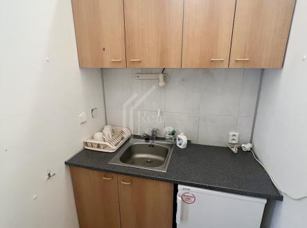 Pronájem obchodní prostor, 185 m²