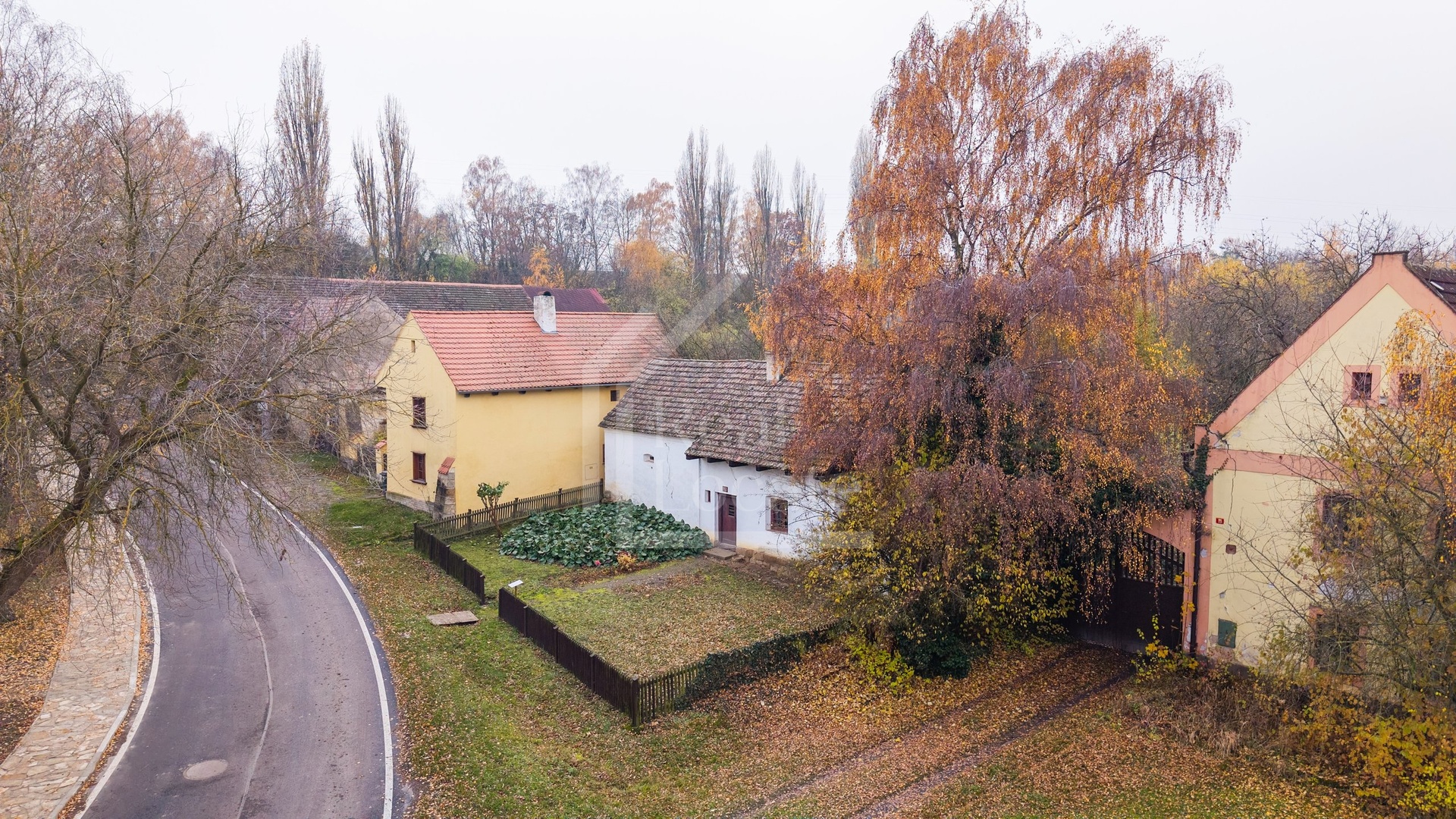 Prodej podílu 1/3 specifického pozemku 161 602 m², Třebíz