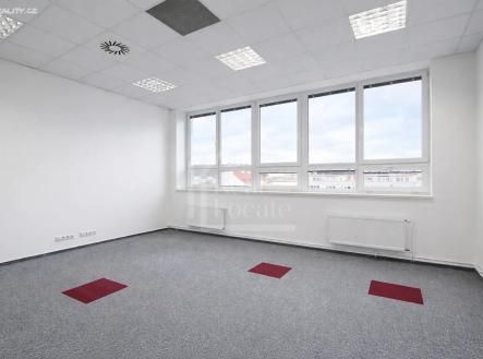 Pronájem kanceláře, 368 m²