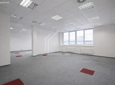 Pronájem kanceláře, 368 m²