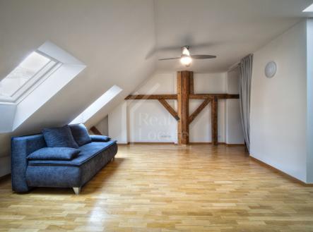 Pronájem bytu, 1+kk, 64 m²