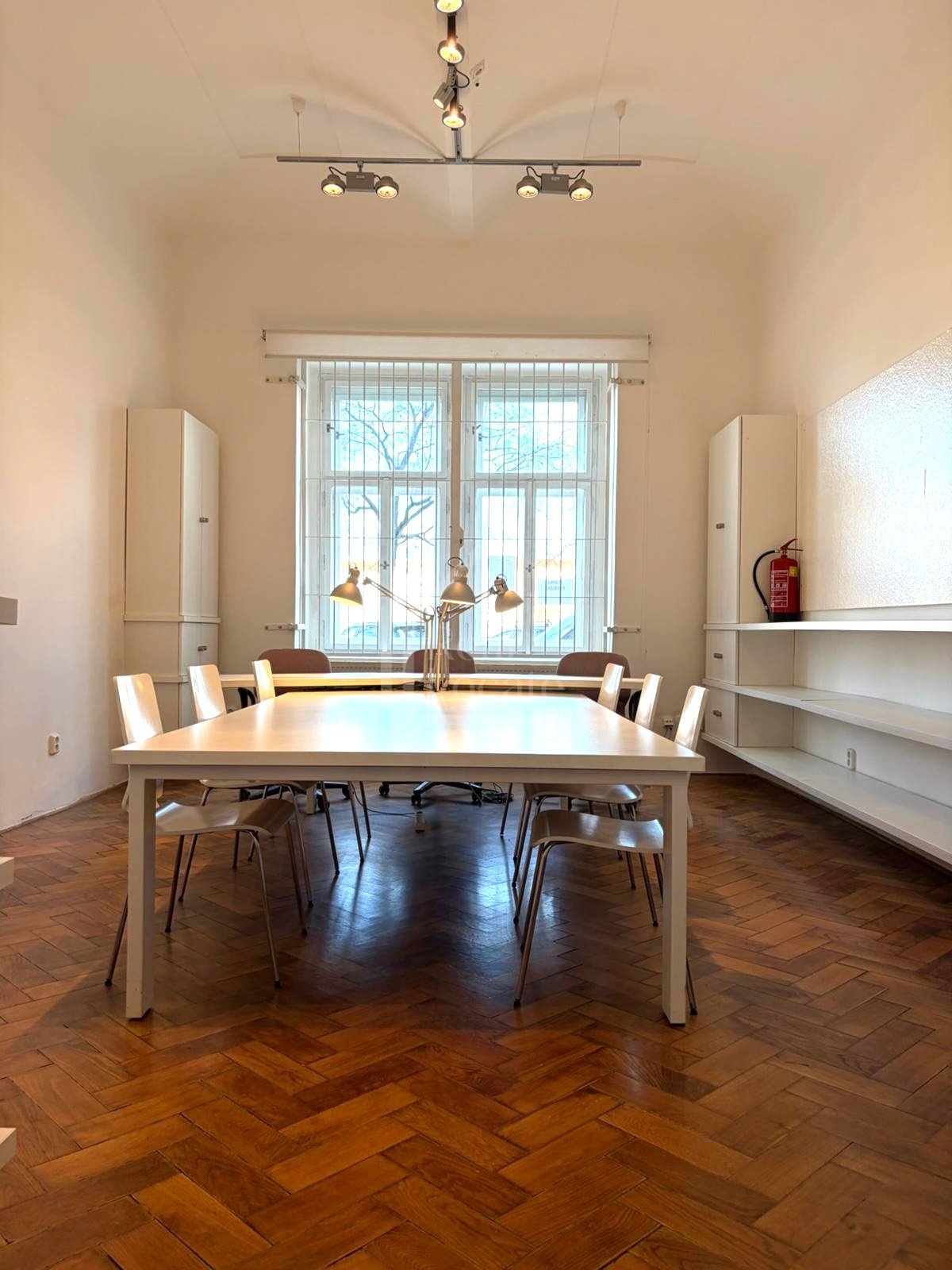 Reprezentativní kancelářské prostory 50,8 m² k pronájmu – Janáčkovo nábřeží, Praha 5