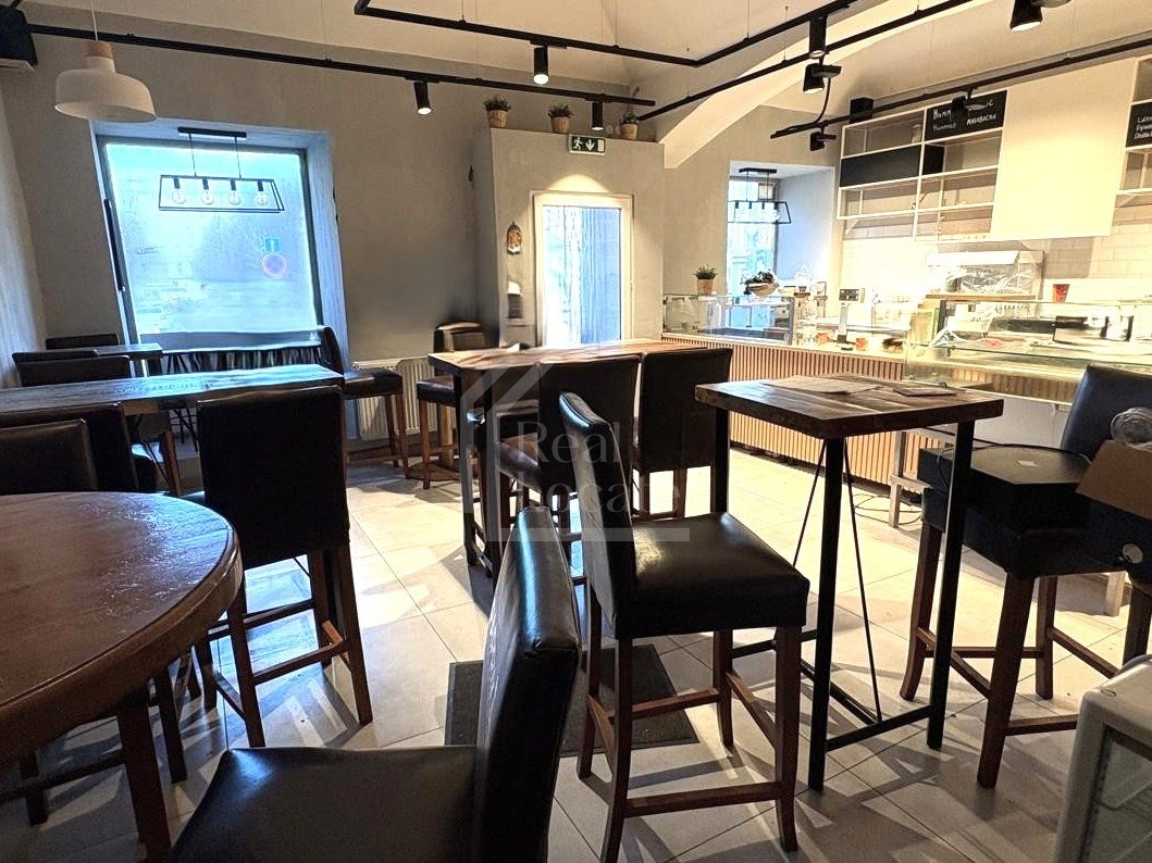 Pronájem provozovny, 85m2, vhodné pro bistro / kavárnu – Vinohrady
