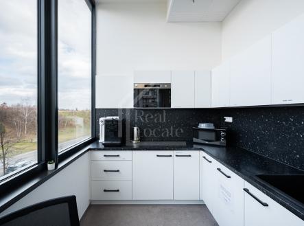 Pronájem kanceláře, 330 m²