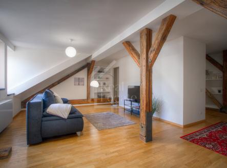 Pronájem bytu, 1+kk, 76 m²