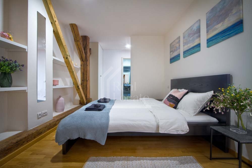 Pronájem byt 1+kk, 76m2, Praha 8 - Karlín