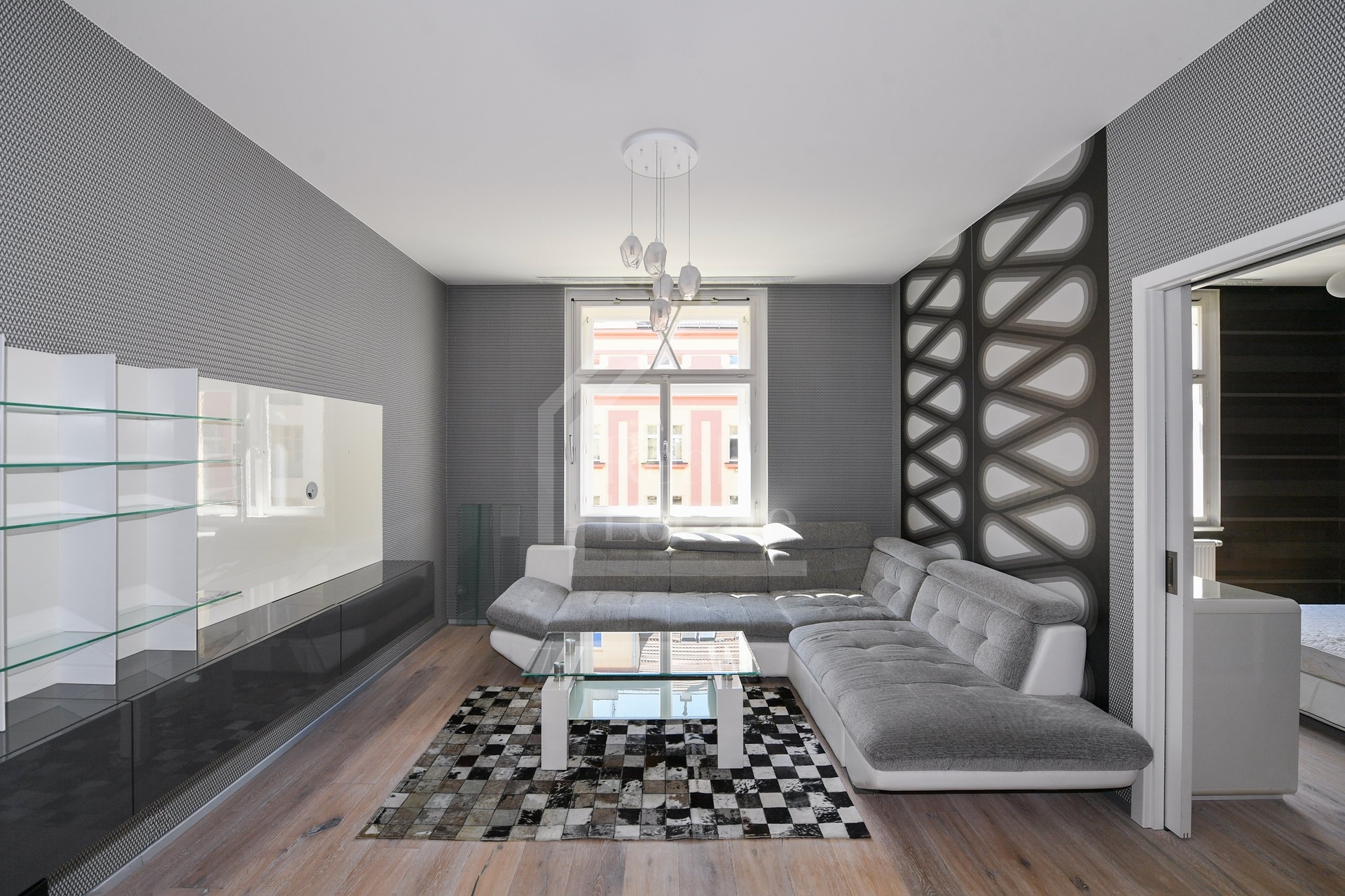 Luxusní designový byt, 3+1 (95 m²) po kompletní rekonstrukci, Charlese de Gaulla, Praha 6 - Bubeneč