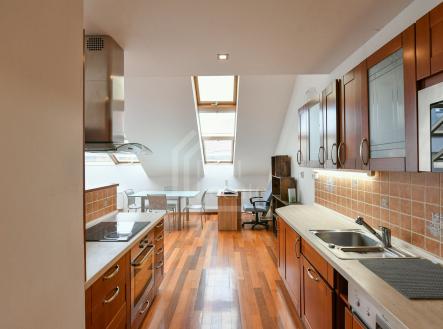 Pronájem bytu, 2+kk, 107 m²