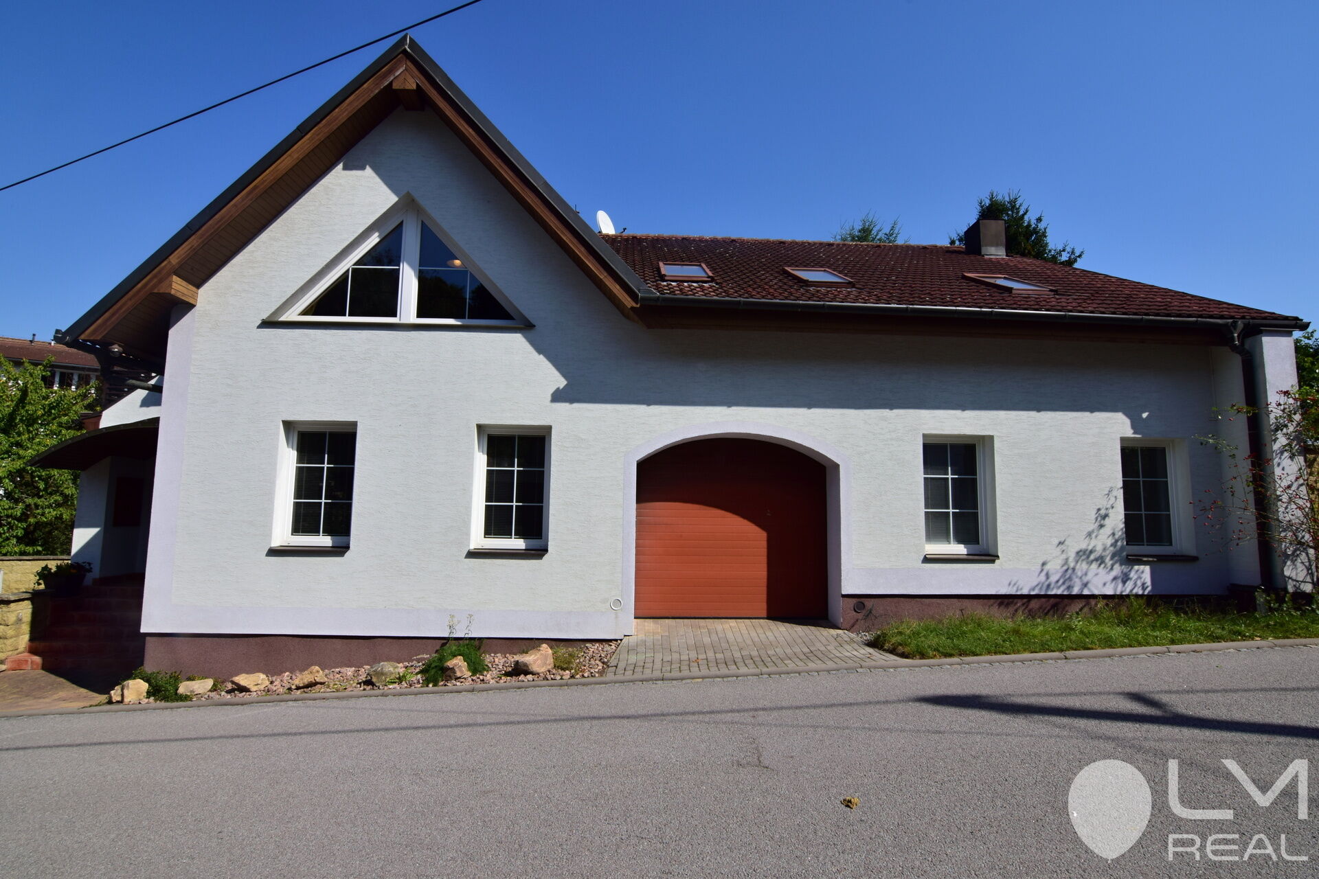 Poctivě stavěný zděný dům k bydlení nebo i k  podnikání v Novém Městě na Moravě, Malá ul.