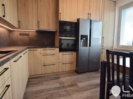 Bytový dům na Haškově. ul. ve Žďáře nad Sázavou