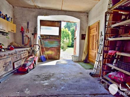 Kůlna na nářadí i vozidlo, kotelna