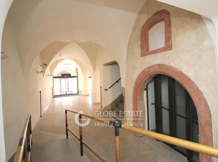 Prodej kanceláře, 1 141 m²