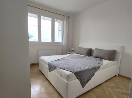 Pronájem bytu, 3+kk, 70 m²