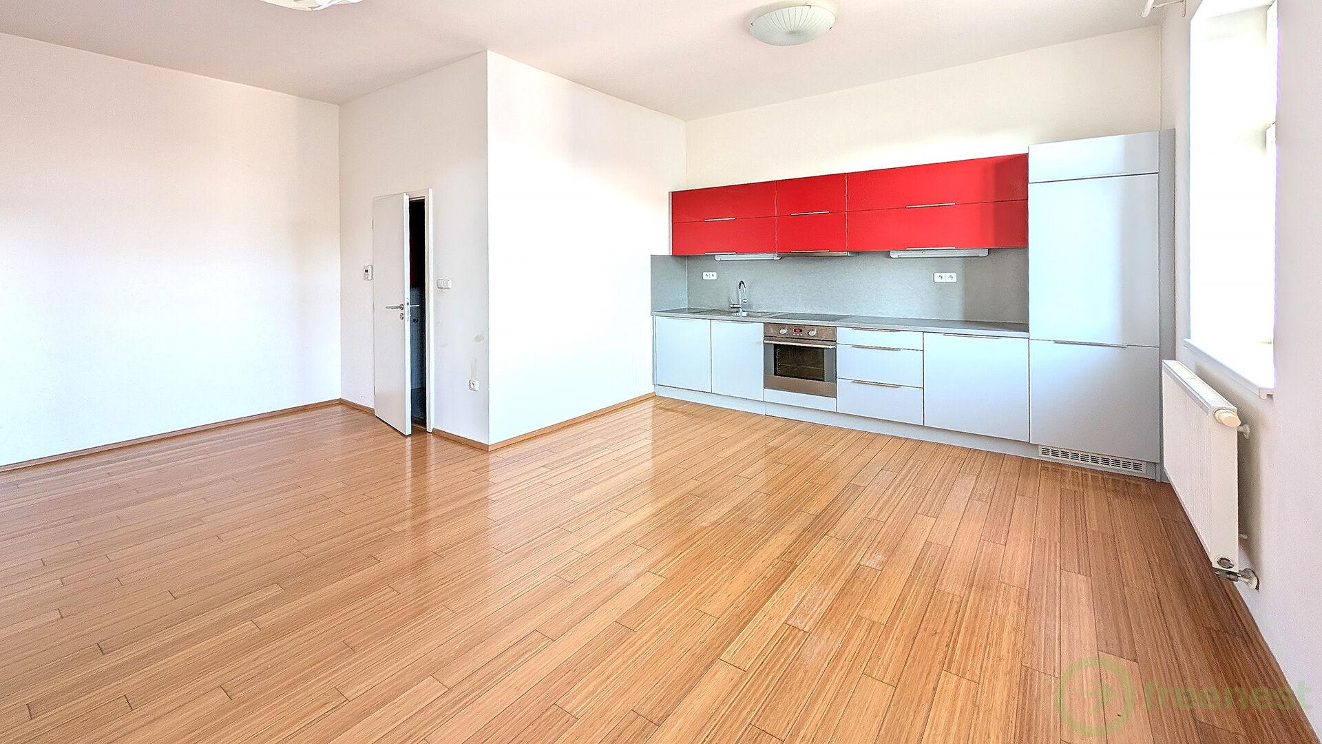 Pronájem 2+kk ve zděném domě, 54m2, Pardubice