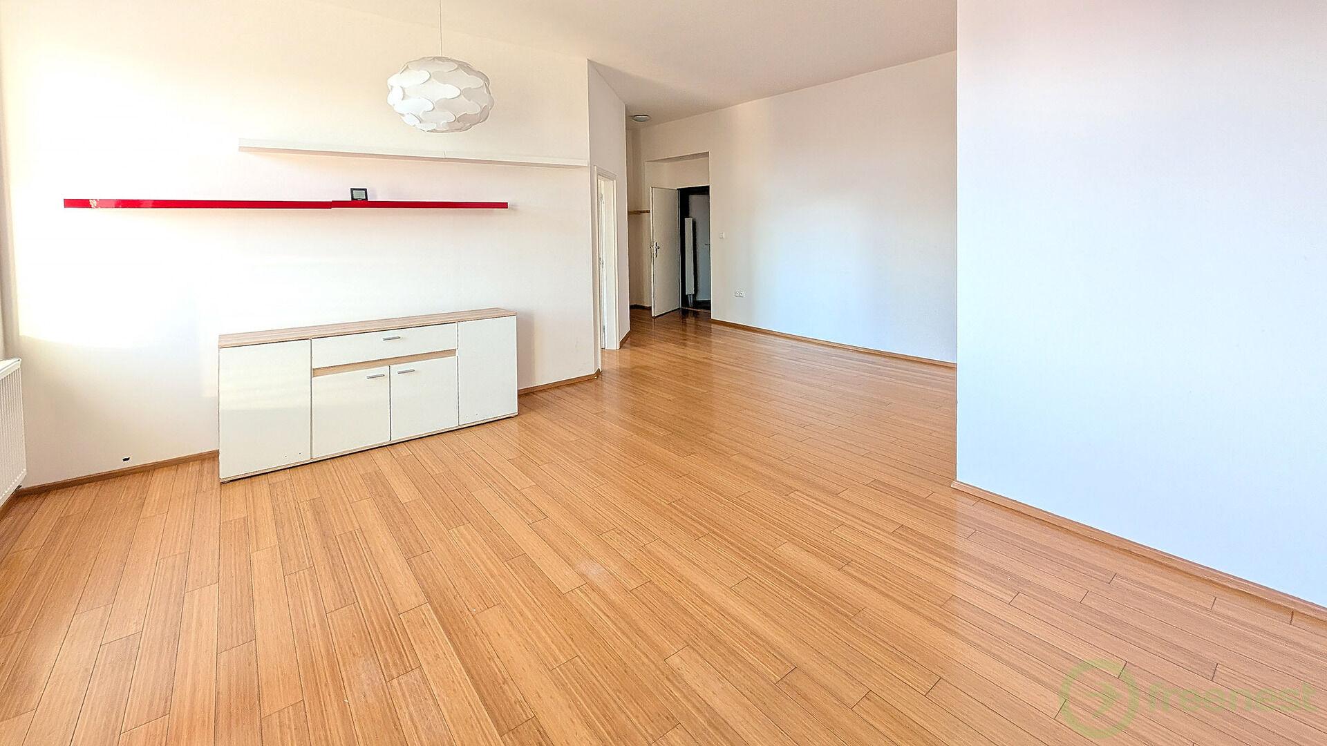 Pronájem 2+kk ve zděném domě, 54m2, Pardubice