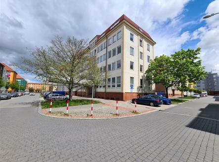 Pronájem - obchodní prostor, 117 m²