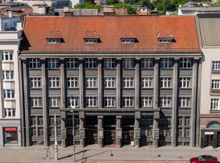 Prodej obchodní prostory, 1 800 m²