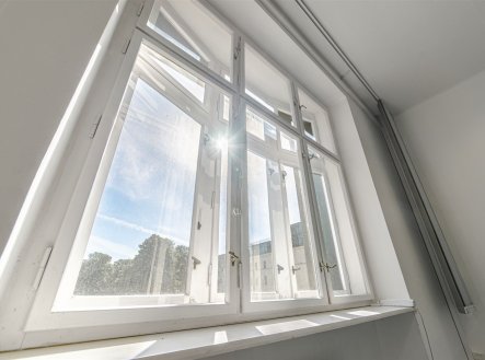 Pronájem jiné komerční nemovitosti, 1 800 m²