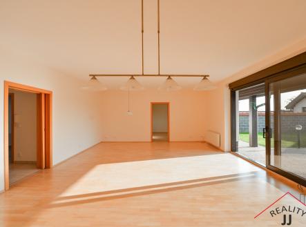 Pronájem - dům/vila, 280 m²