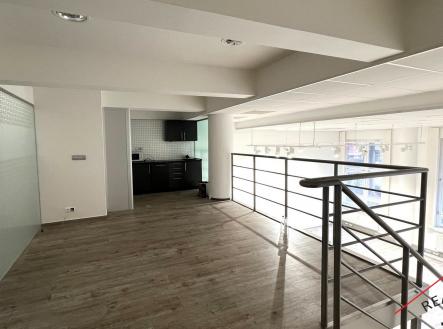 Pronájem kanceláře, 215 m²