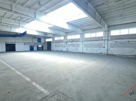 Pronájem komerčního objektu, sklad, 3 360 m²