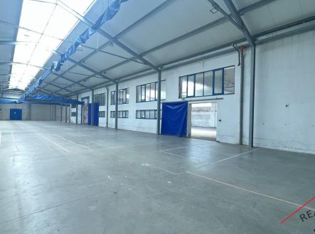 Pronájem komerčního objektu, sklad, 3 360 m²