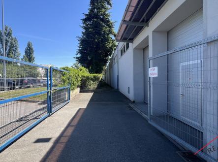 Pronájem komerčního objektu, sklad, 3 360 m²