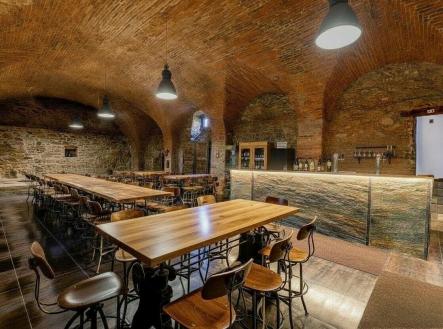 Prodej komerčního objektu, obchodní centrum, 1 740 m²