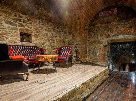 Prodej komerčního objektu, obchodní centrum, 1 740 m²