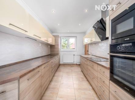 Prodej komerčního objektu, jiný, 1 157 m²