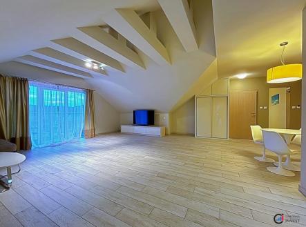 Prodej hotel, 80 m²