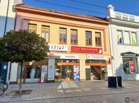 Pronájem kanceláře, 550 m²