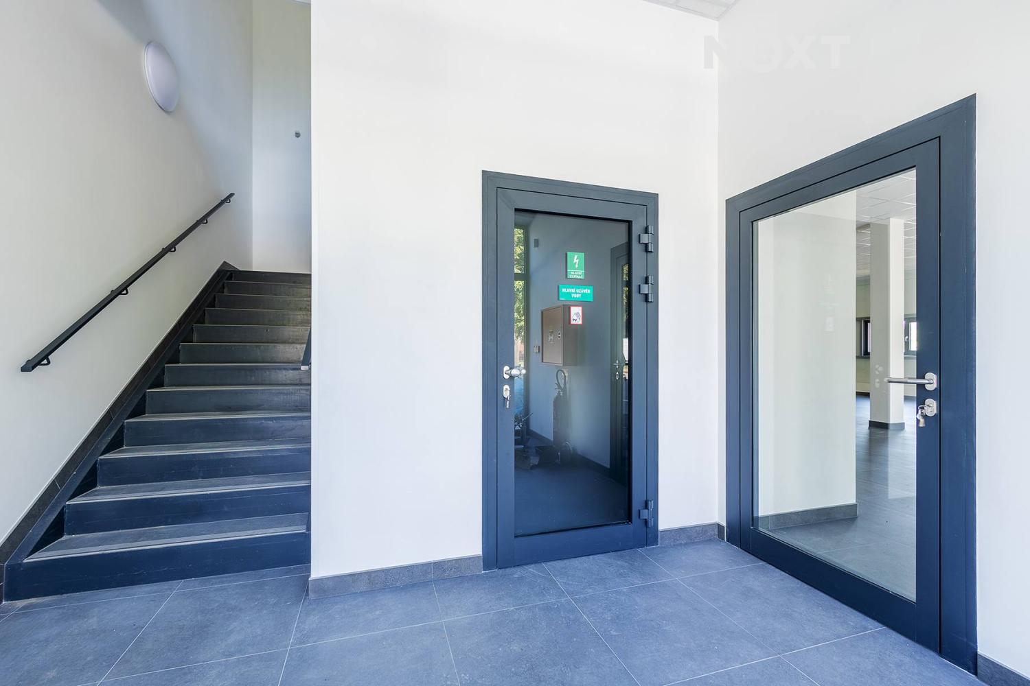 Pronájem komerční Kanceláře, 140㎡