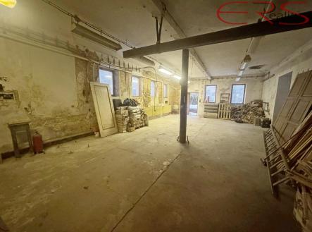 Prodej komerčního objektu, výroba, 300 m²