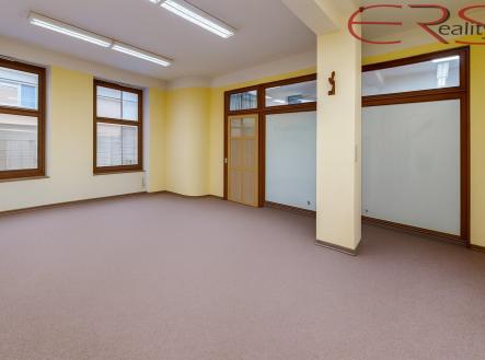 Pronájem obchodní prostor, 42 m²