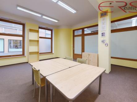 Pronájem obchodní prostor, 42 m²