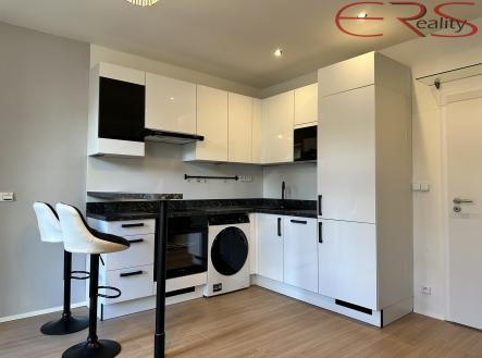 Pronájem bytu, 1+kk, 29 m²