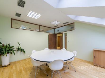 Pronájem kanceláře, 124 m²