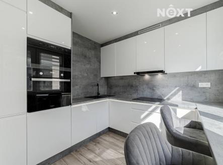 Pronájem bytu, 4+kk, 77 m²