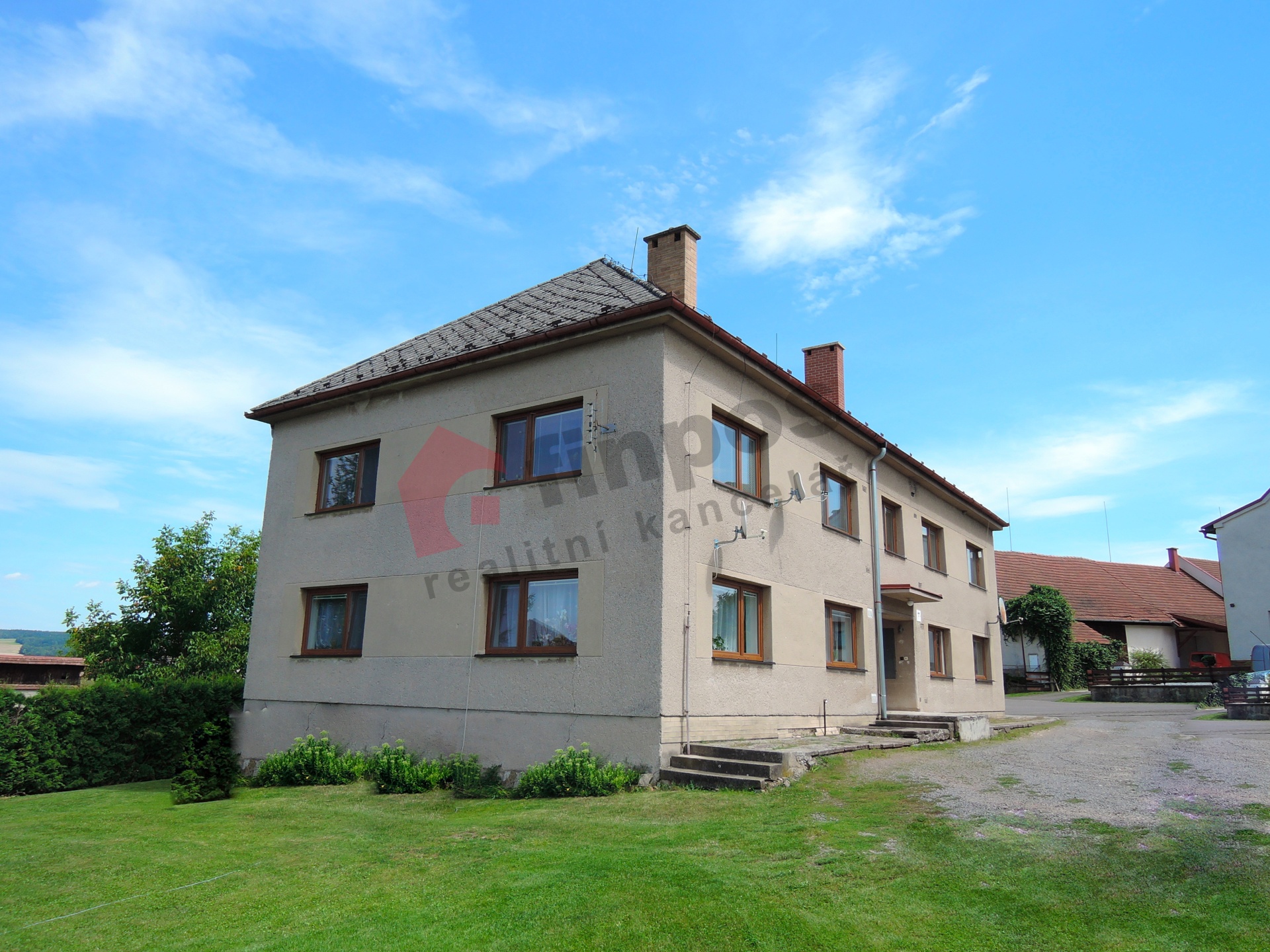 Prodej bytu 2+1 s pozemkem a kůlnou v obci Borovnice - Rájec